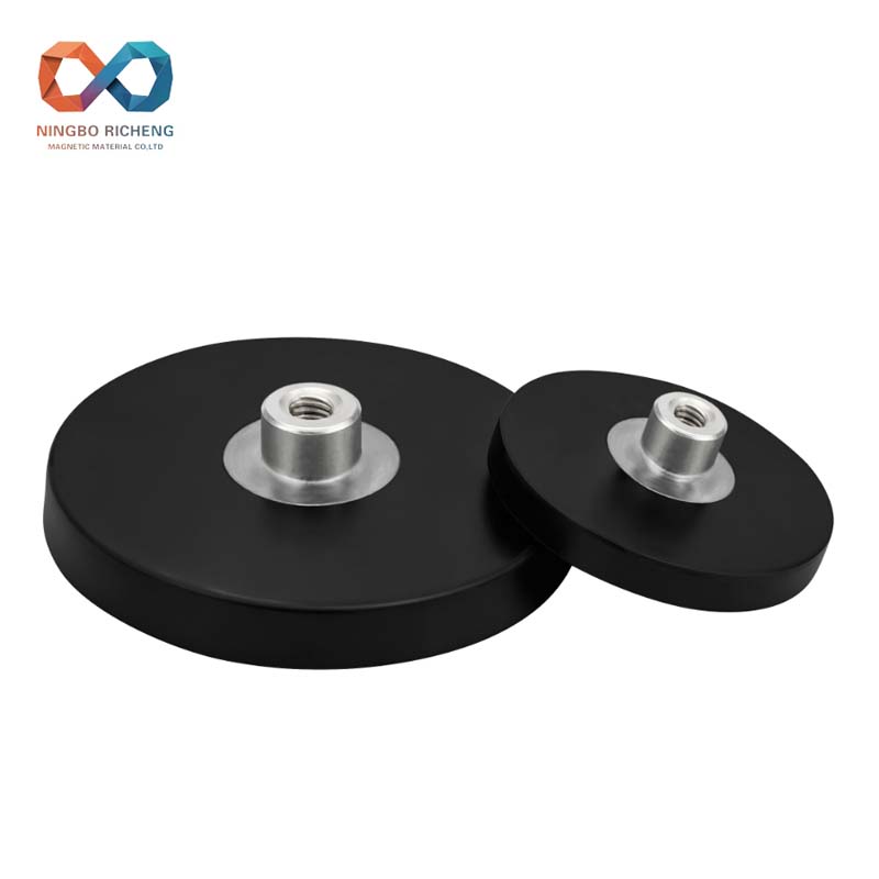 Rubber pot magnetic with internal thread